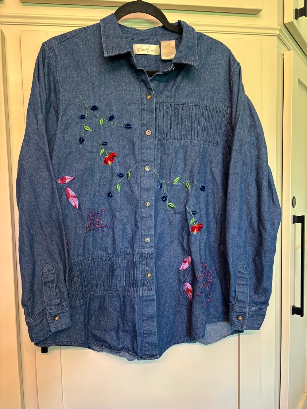 Vintage Bobbie Brooks Embroidered Floral Denim Button Down cottagecore Cotton L